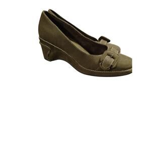 Aerosoles Olive Green Nubuck Suede Buckle Craft Maker Wedge Comfort Heels Sz 8.5